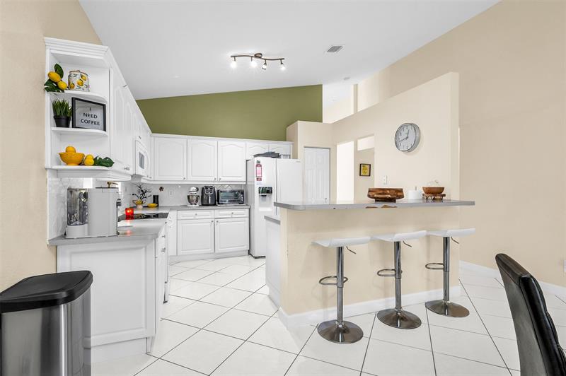 Image 26 of 45 For 6542 Spring Meadow Dr