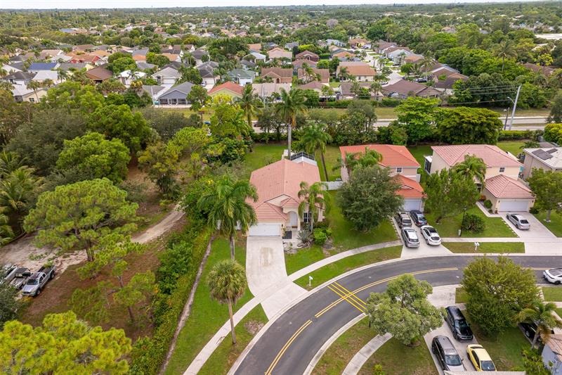Image 6 of 45 For 6542 Spring Meadow Dr