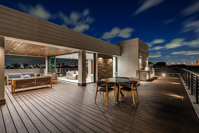 Image 42 of 48 For 2000 Harbourview Dr