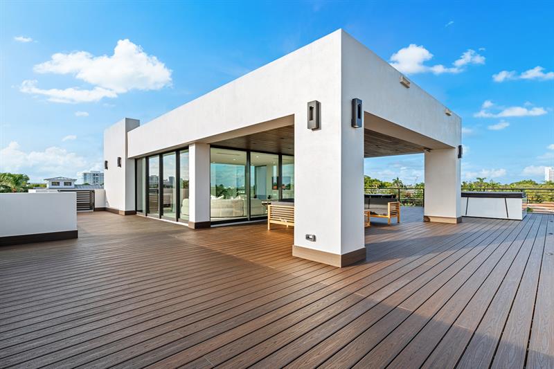 Image 43 of 48 For 2000 Harbourview Dr