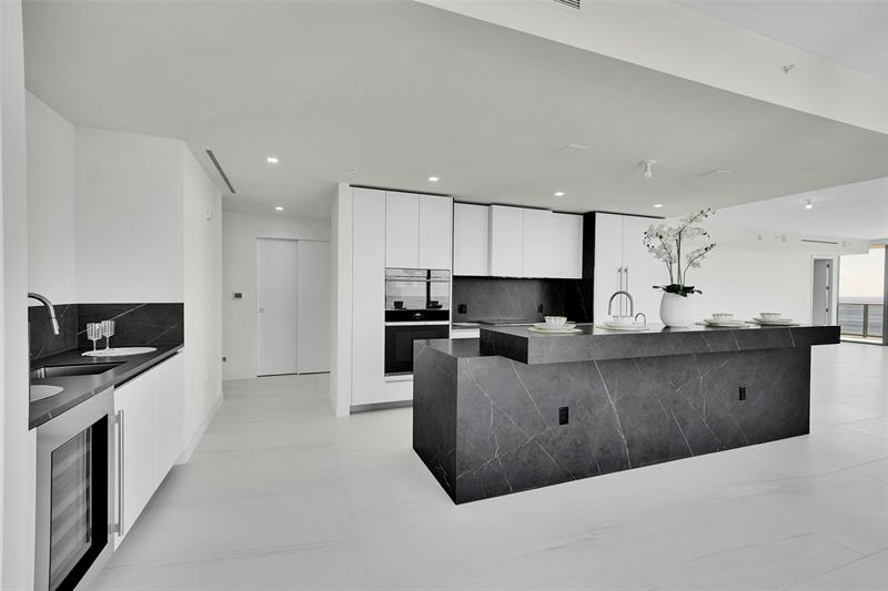 Image 12 of 56 For 900 Ocean Blvd  1701
