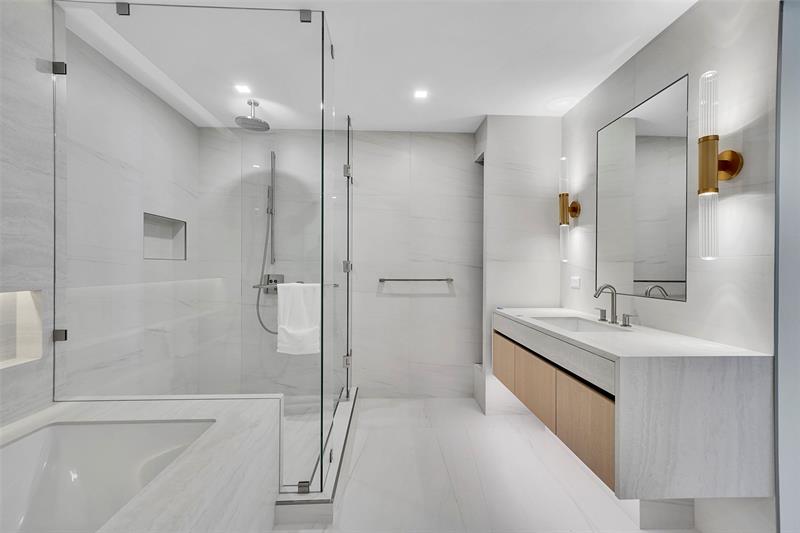 Image 17 of 56 For 900 Ocean Blvd  1701