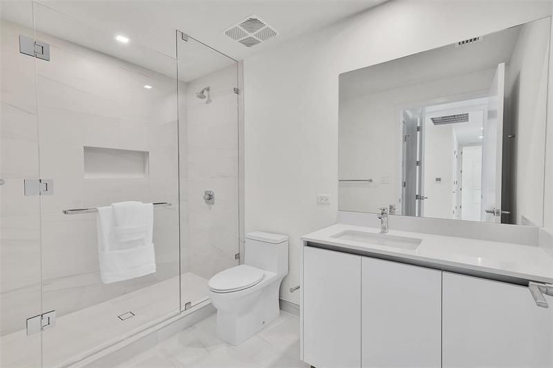 Image 24 of 56 For 900 Ocean Blvd  1701