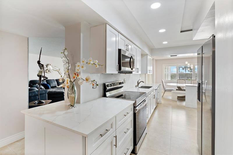 Image 10 of 21 For 5100 Ocean  317