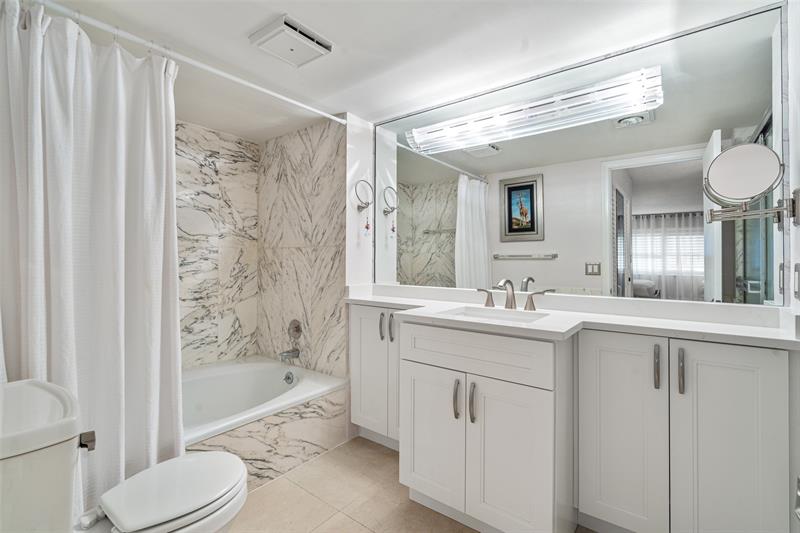 Image 16 of 21 For 5100 Ocean  317