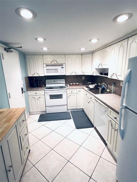 Image 6 of 15 For 10777 Sample Rd  918