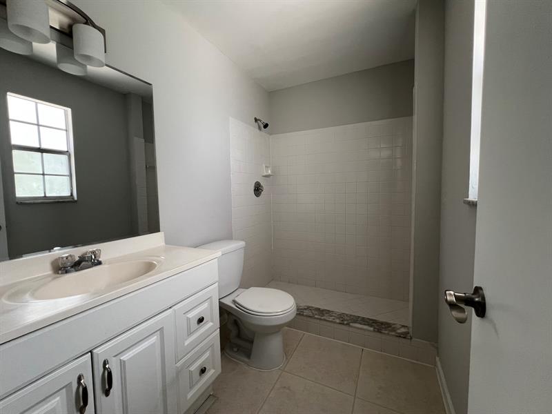 Image 11 of 16 For 317 11th Ave  D