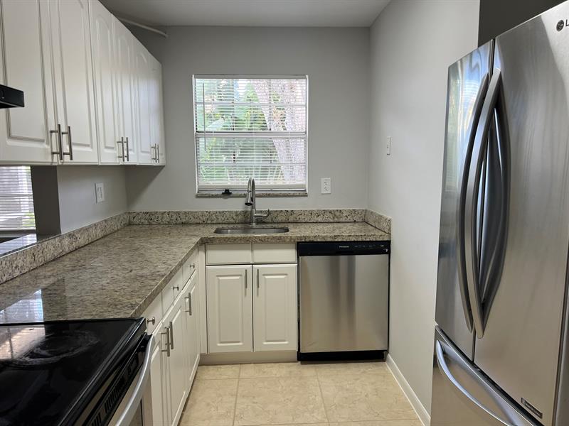 Image 6 of 16 For 317 11th Ave  D