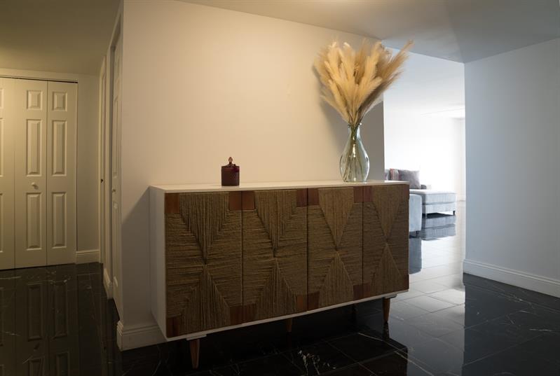 Image 11 of 30 For 1800 Ocean Blvd  908