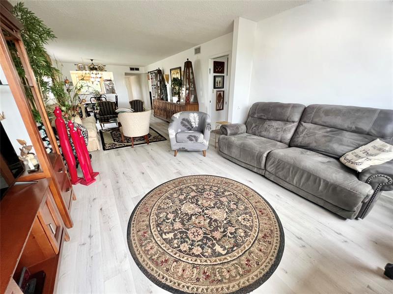 Image 13 of 21 For 10842 Clairmont Cir  310