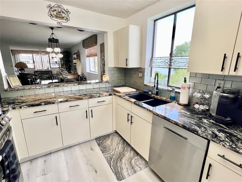Image 3 of 21 For 10842 Clairmont Cir  310