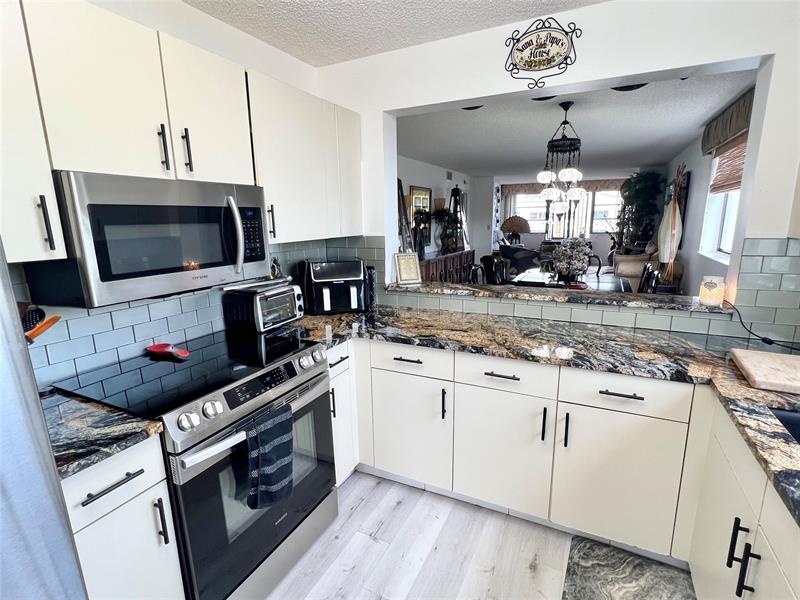 Image 4 of 21 For 10842 Clairmont Cir  310