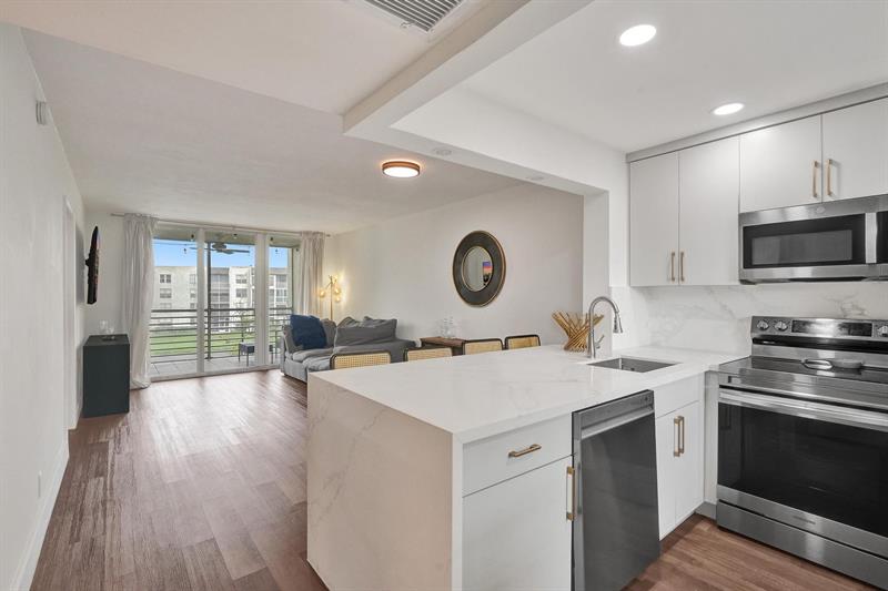 Details for 9420 Poinciana Pl  311, Davie, FL 33324