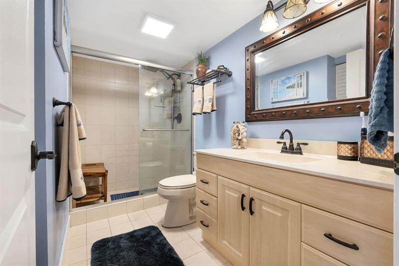 Image 32 of 60 For 3200 Port Royale Dr N  112