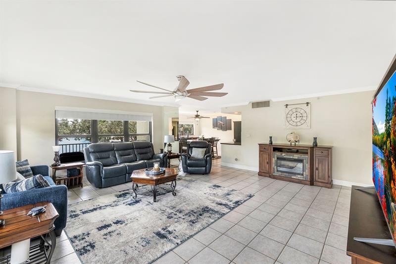 Image 4 of 60 For 3200 Port Royale Dr N  112