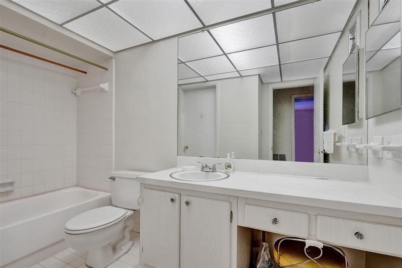 Image 18 of 26 For 2990 16th Ave  201