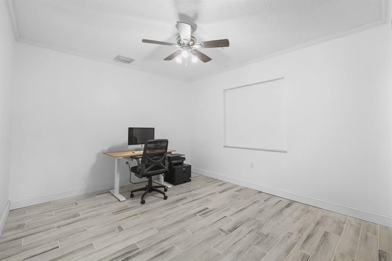 Image 33 of 52 For 11544 98th Pl