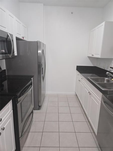 Image 13 of 33 For 651 Okeechobee Blvd  Ph 1106