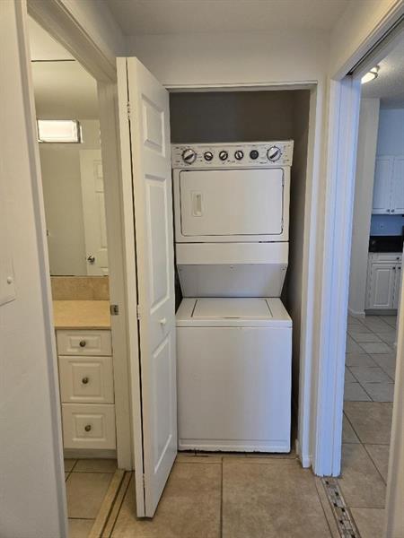 Image 22 of 33 For 651 Okeechobee Blvd  Ph 1106