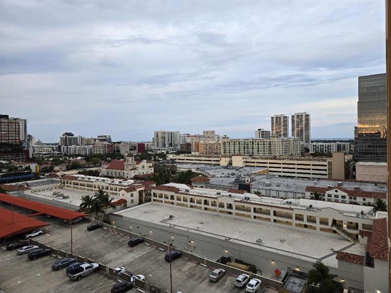 Image 24 of 33 For 651 Okeechobee Blvd  Ph 1106