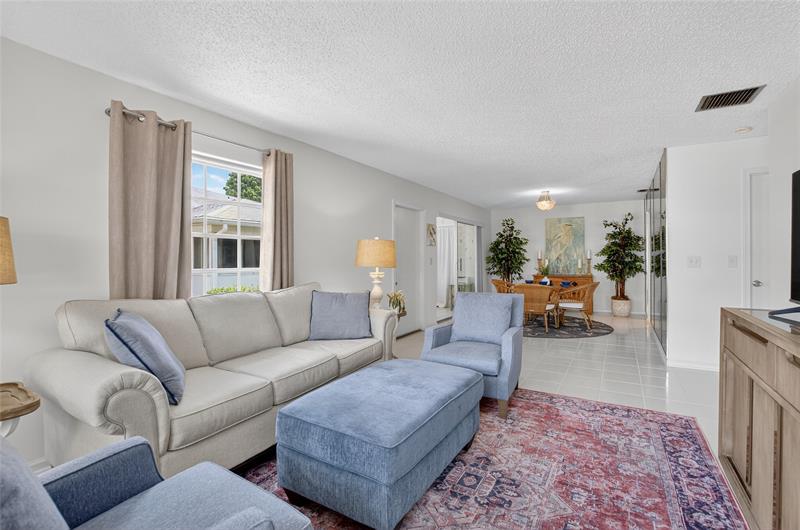 Image 8 of 30 For 10098 40th Dr  284