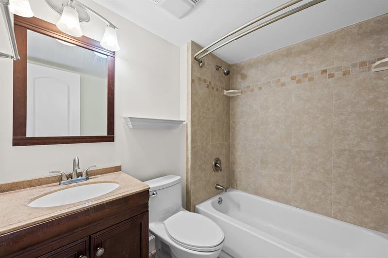 Image 10 of 22 For 111 Royal Park Dr  1c