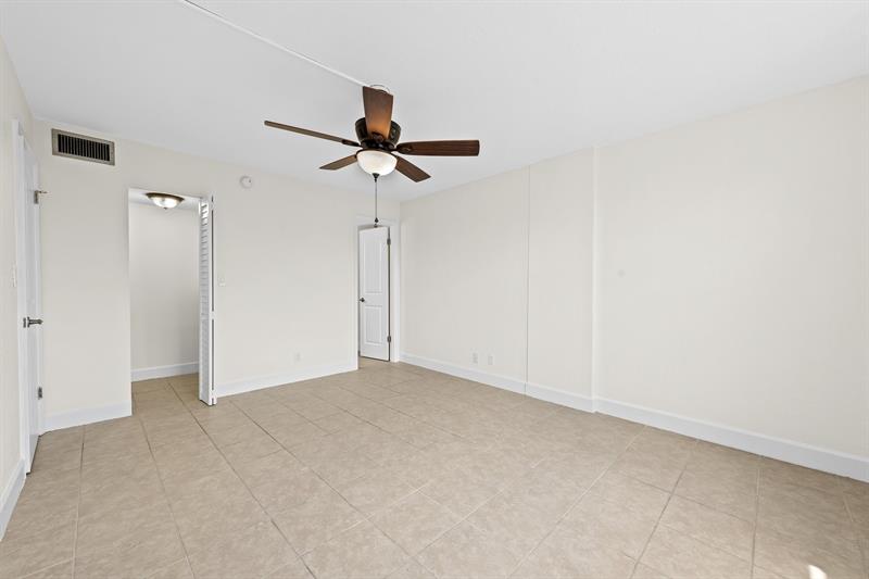 Image 15 of 22 For 111 Royal Park Dr  1c