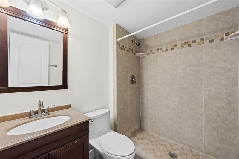 Image 17 of 22 For 111 Royal Park Dr  1c
