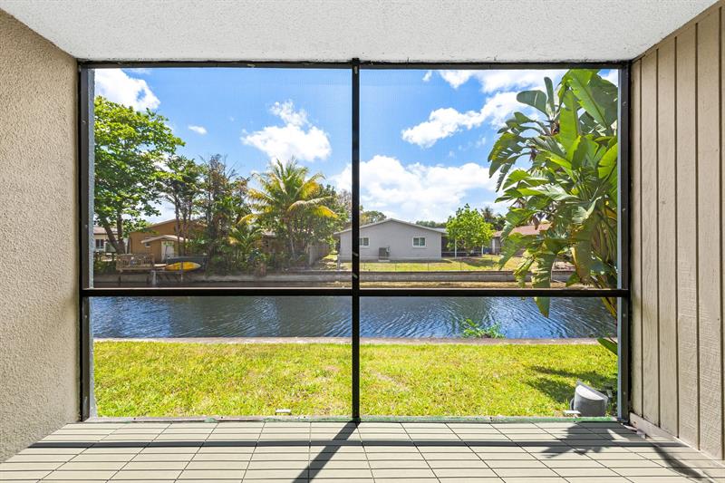 Image 18 of 22 For 111 Royal Park Dr  1c