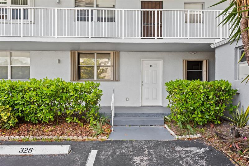 Image 20 of 22 For 111 Royal Park Dr  1c