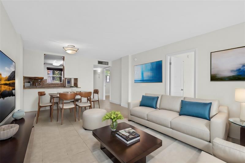 Image 5 of 22 For 111 Royal Park Dr  1c