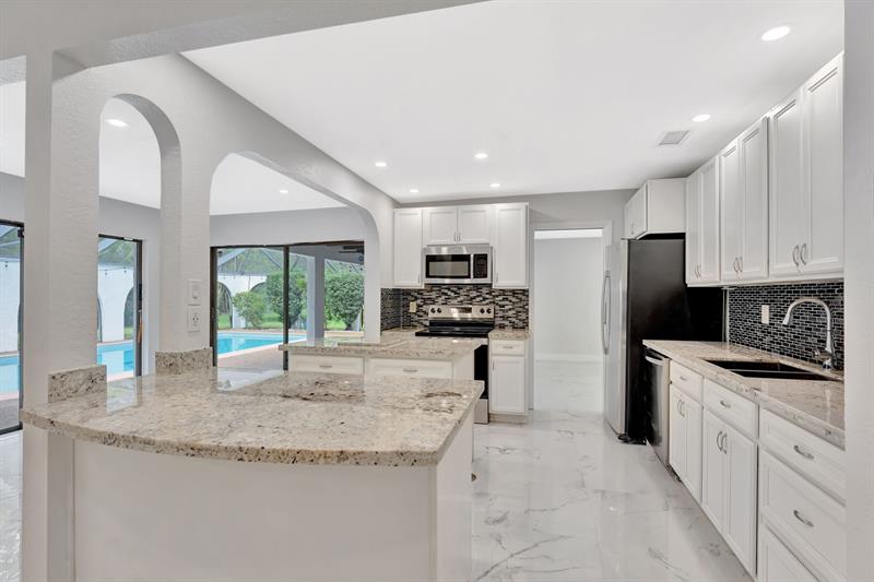 Image 10 of 55 For 10251 39th Ct
