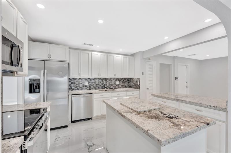 Image 13 of 55 For 10251 39th Ct