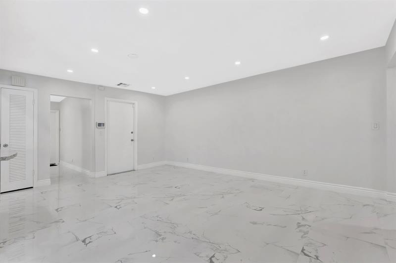 Image 19 of 55 For 10251 39th Ct