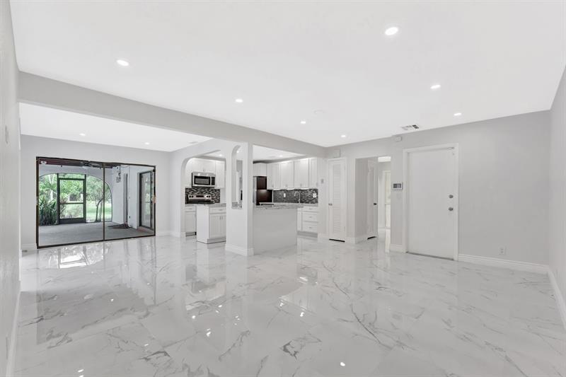 Image 20 of 55 For 10251 39th Ct