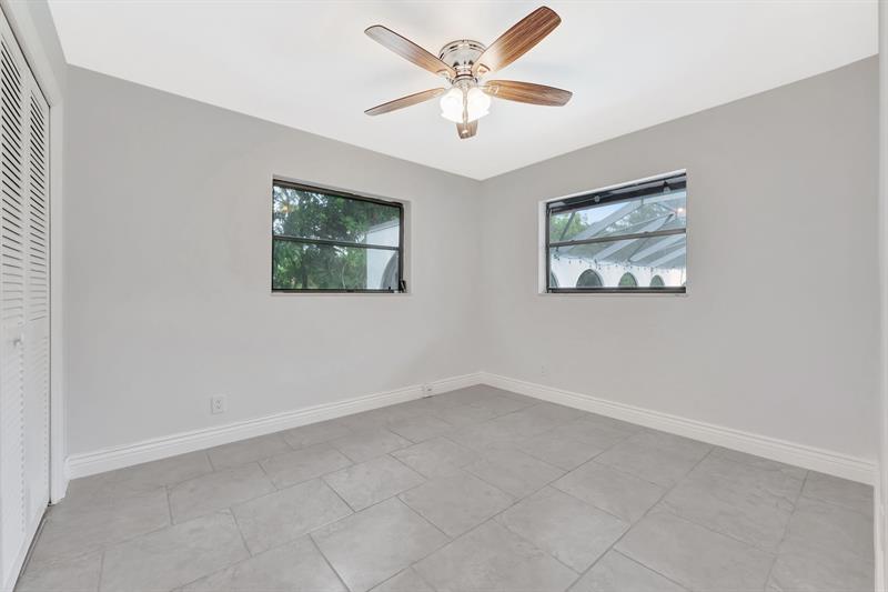 Image 22 of 55 For 10251 39th Ct
