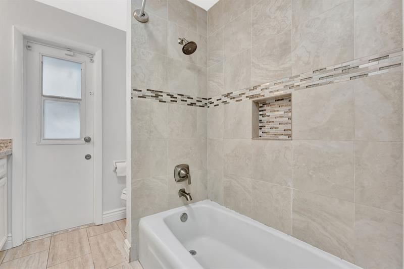 Image 26 of 55 For 10251 39th Ct