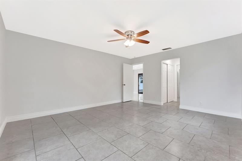Image 33 of 55 For 10251 39th Ct