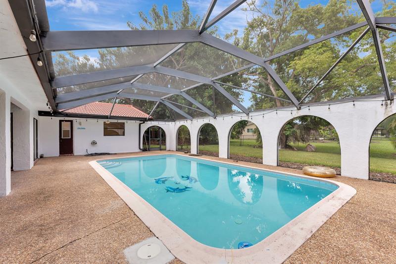 Image 38 of 55 For 10251 39th Ct