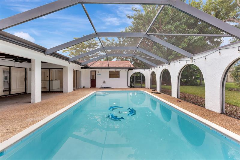 Image 39 of 55 For 10251 39th Ct
