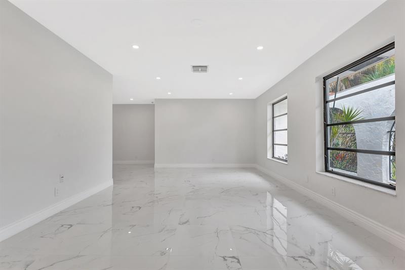 Image 4 of 55 For 10251 39th Ct