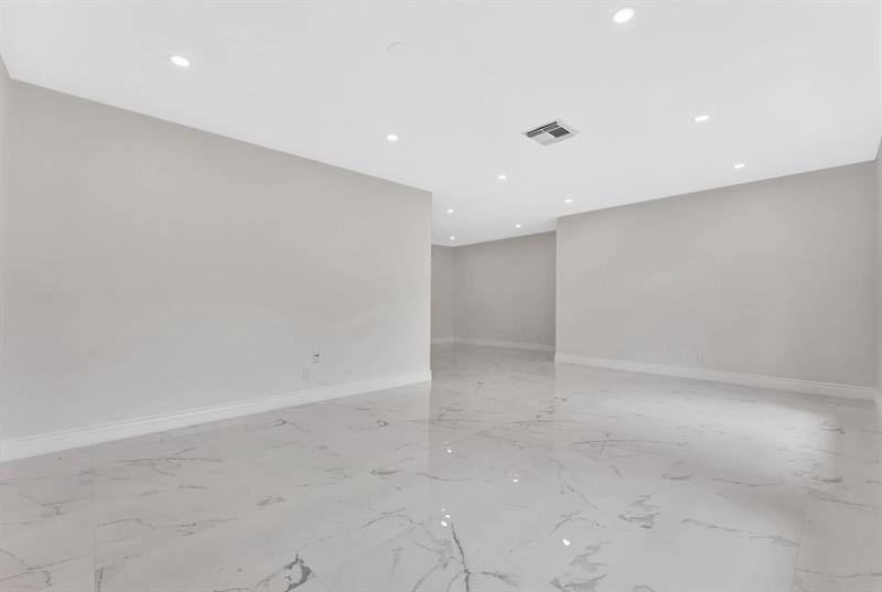Image 5 of 55 For 10251 39th Ct