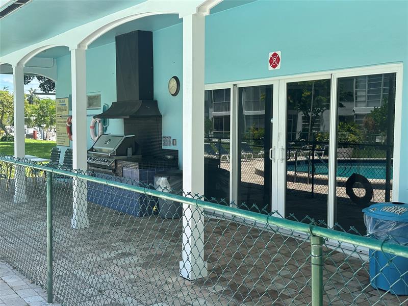 Image 19 of 25 For 1200 12th St  301