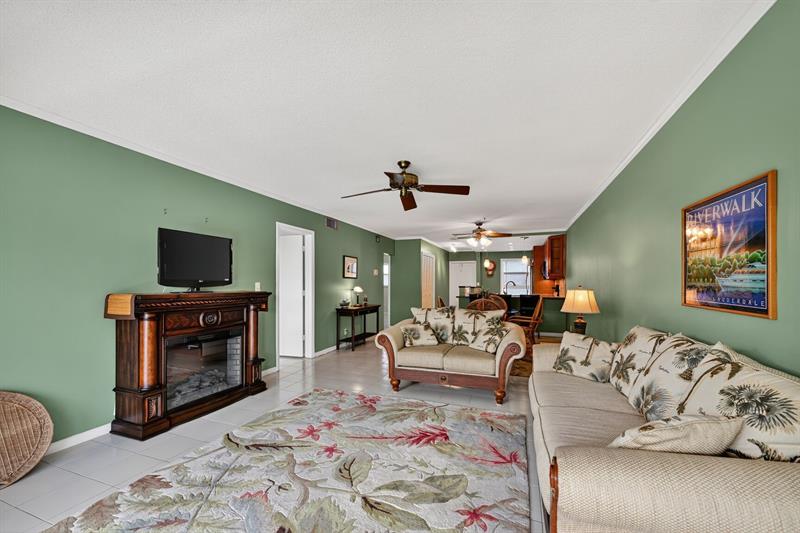 Image 6 of 25 For 1200 12th St  301