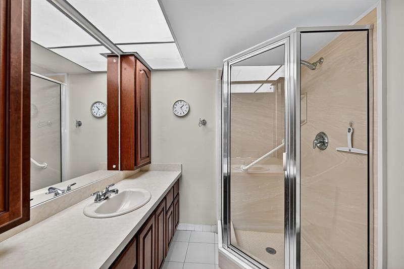 Image 9 of 25 For 1200 12th St  301