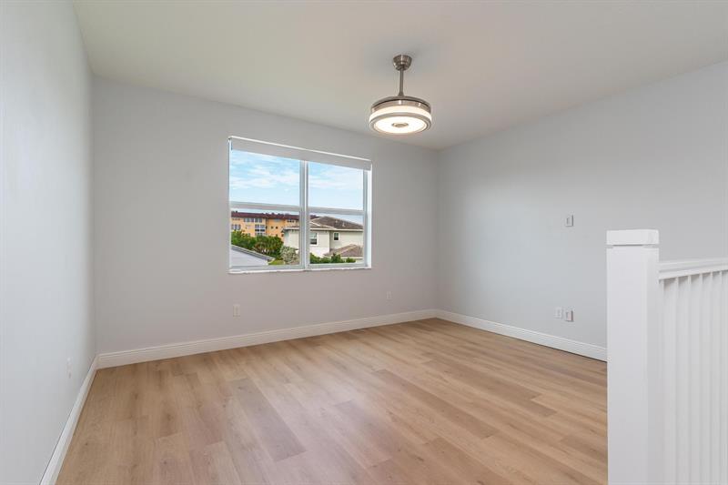 Image 23 of 50 For 4194 Marina Way