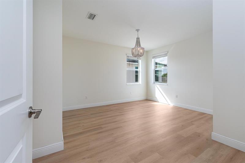 Image 33 of 50 For 4194 Marina Way