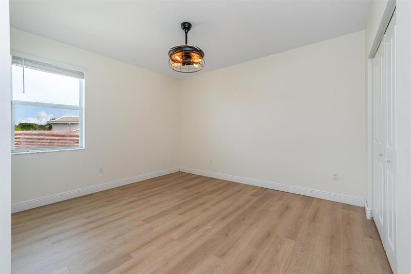 Image 34 of 50 For 4194 Marina Way