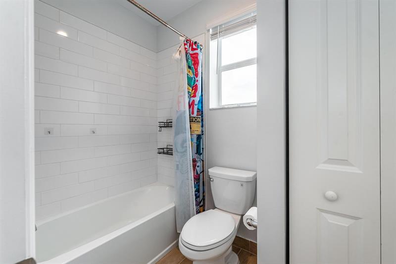 Image 36 of 50 For 4194 Marina Way