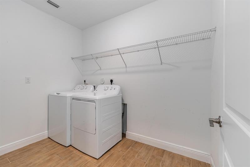 Image 37 of 50 For 4194 Marina Way